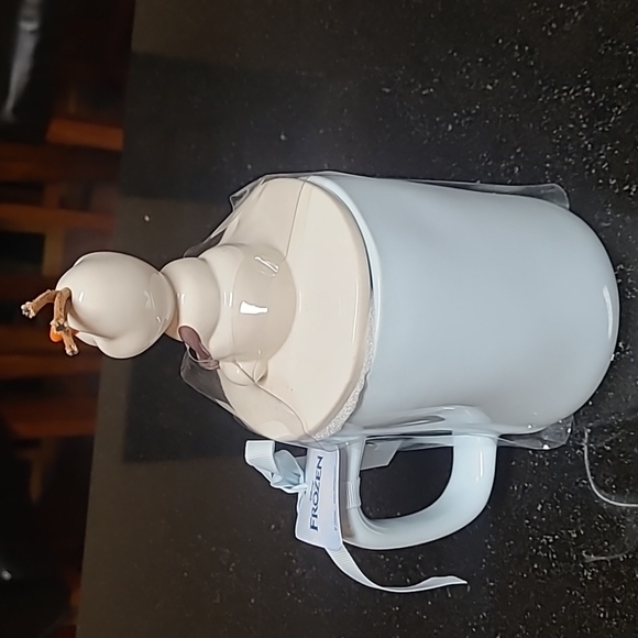 ❄️Rae Dunn FROZEN Mug w/Lid - Picture 2 of 6